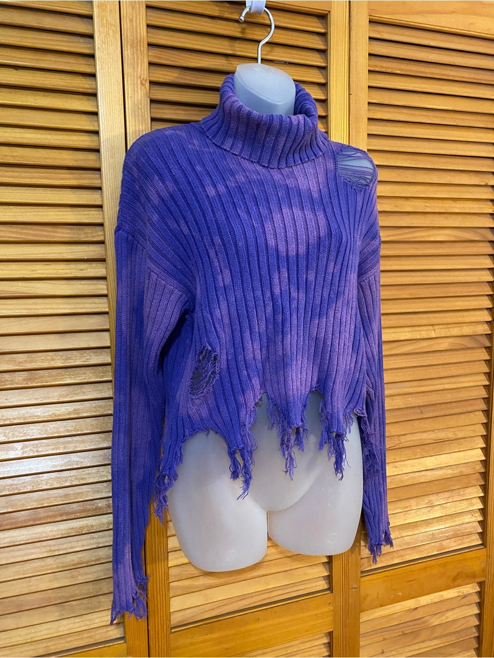 💜Forever 21: Distressed turtleneck with bleach marks - Picture 2 of 9